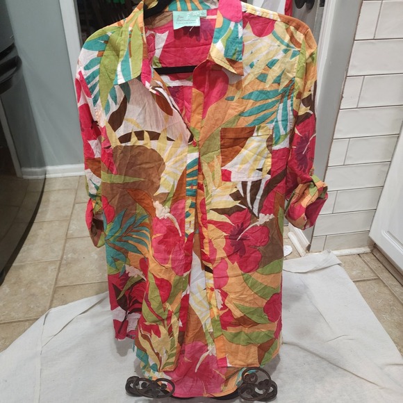 True Destinations Tops - True Destinations Women Tropical Floral Button Down Shirt Cotton Roll Tab Large